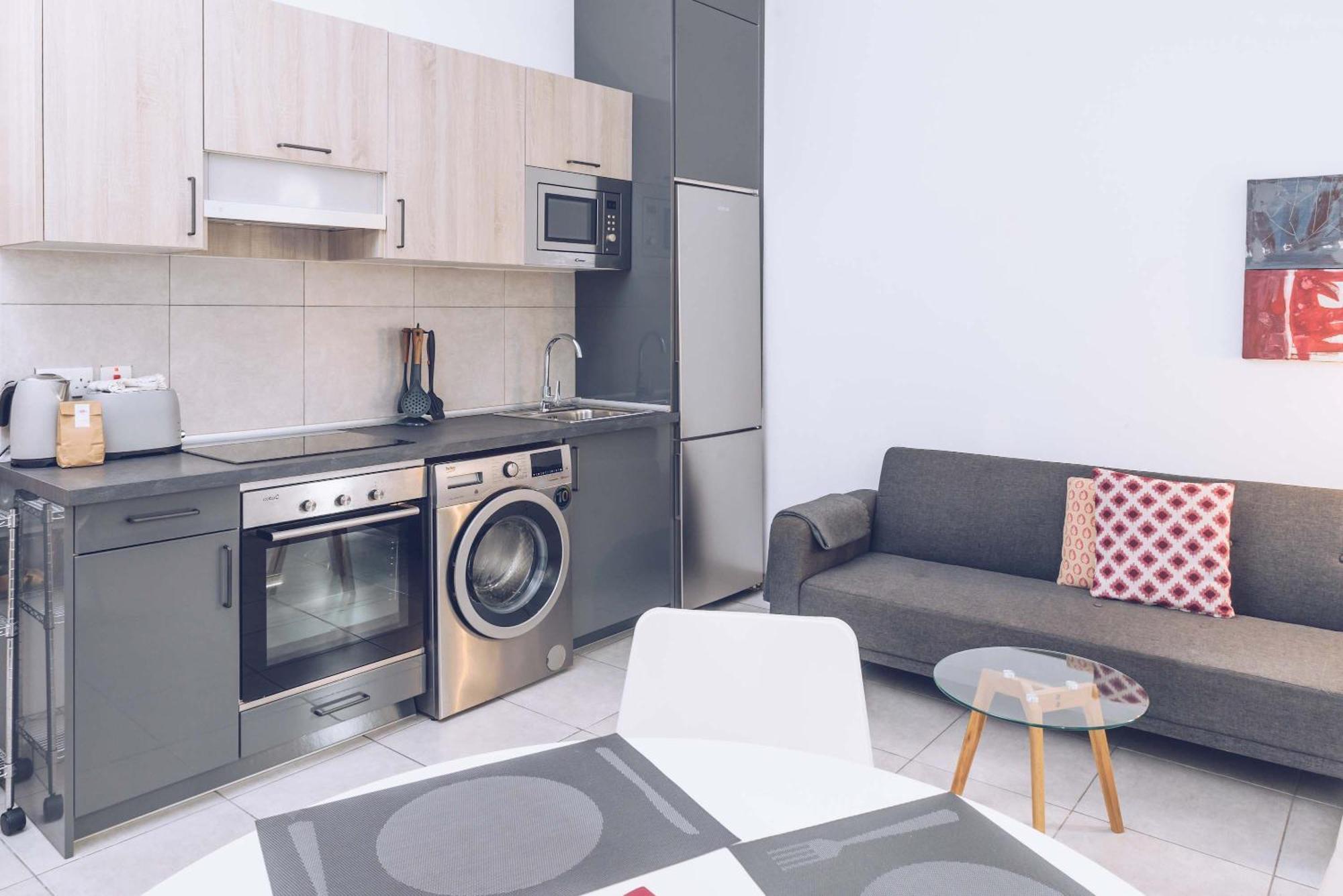 2Br And 2Ba In The Zoko Cozy And Convenient Apartment Gibraltar Ngoại thất bức ảnh